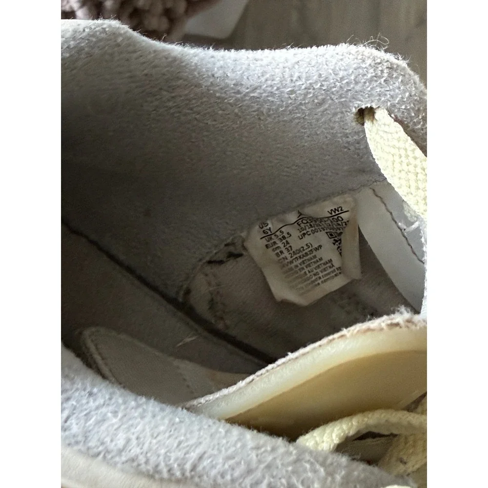 Jordan Spizike Low Coconut Milk Elephant Print! Size: Boys 6Y